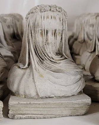 Small Veiled Lady Pot